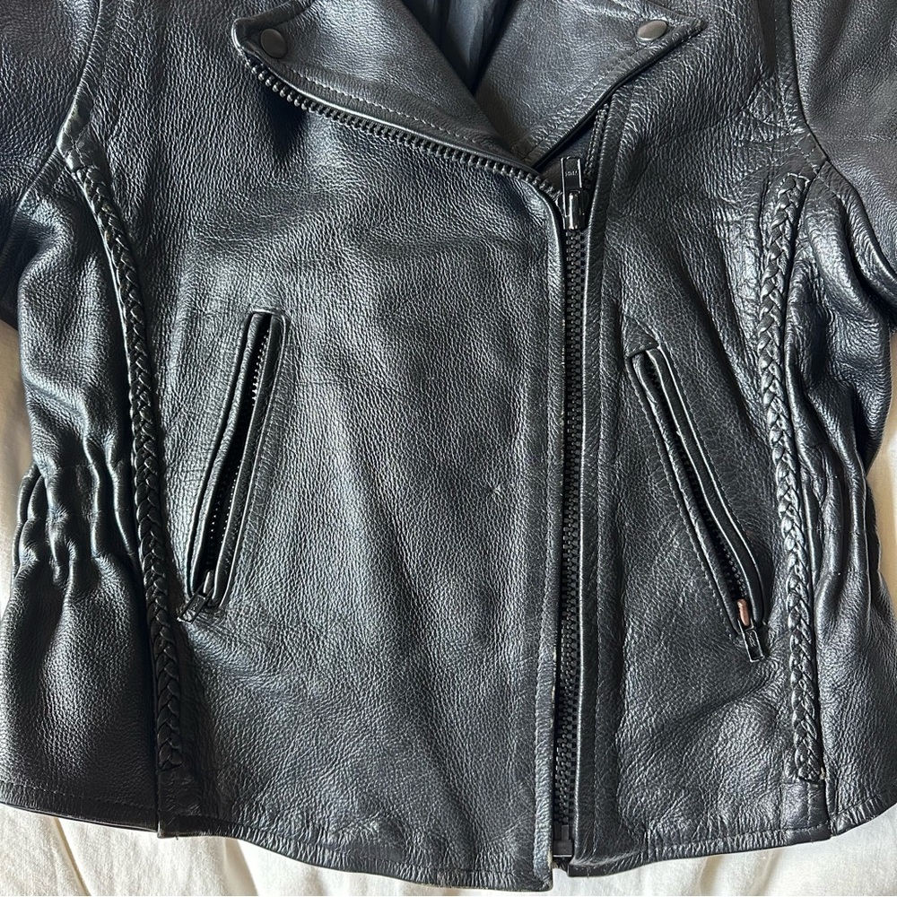 Vintage Leather Moto Jacket | lined & beautiful details | size small/medium - Picture 8 of 11